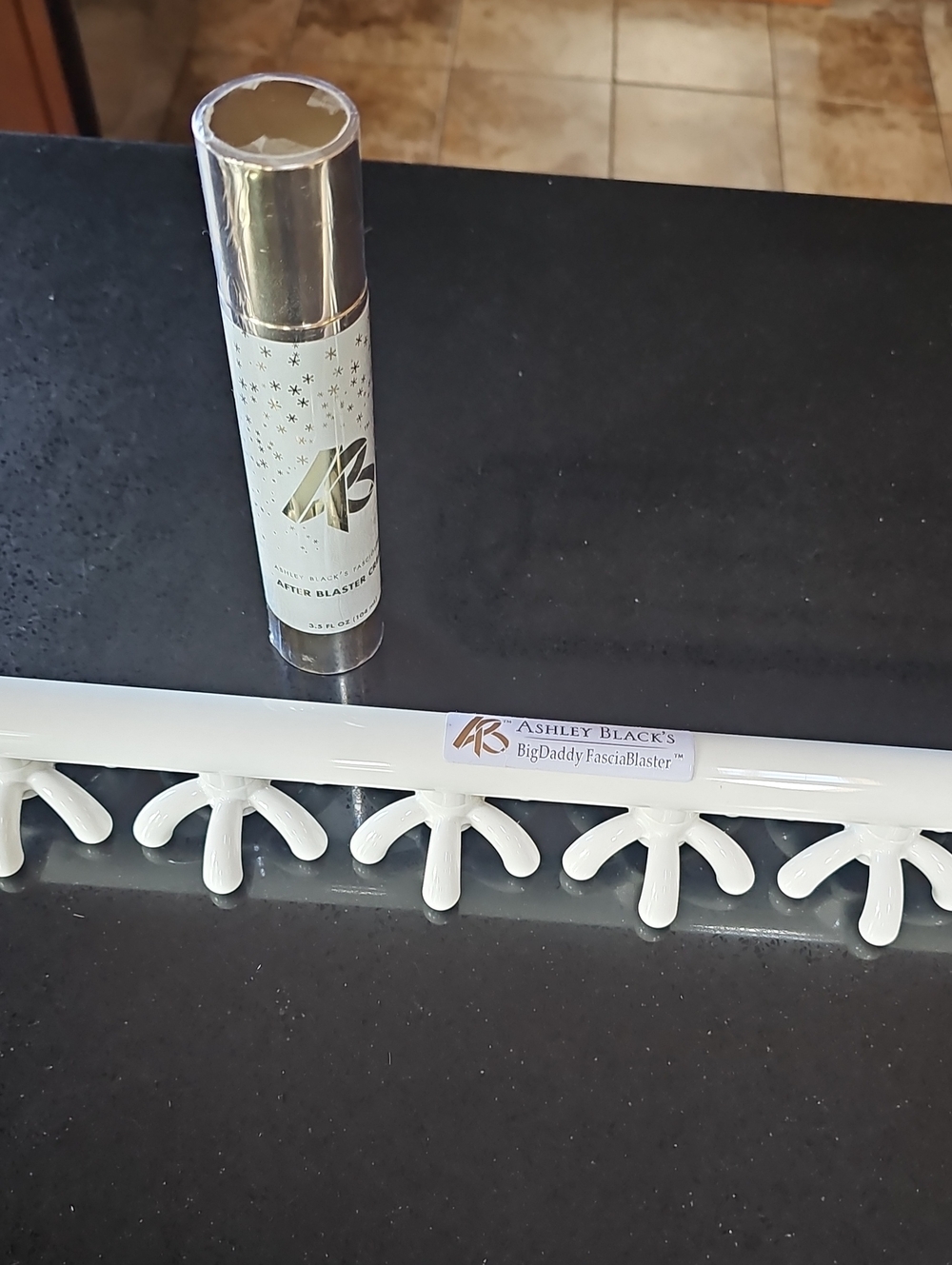 Ashley Black White BigDaddy FasciaBlaster - White